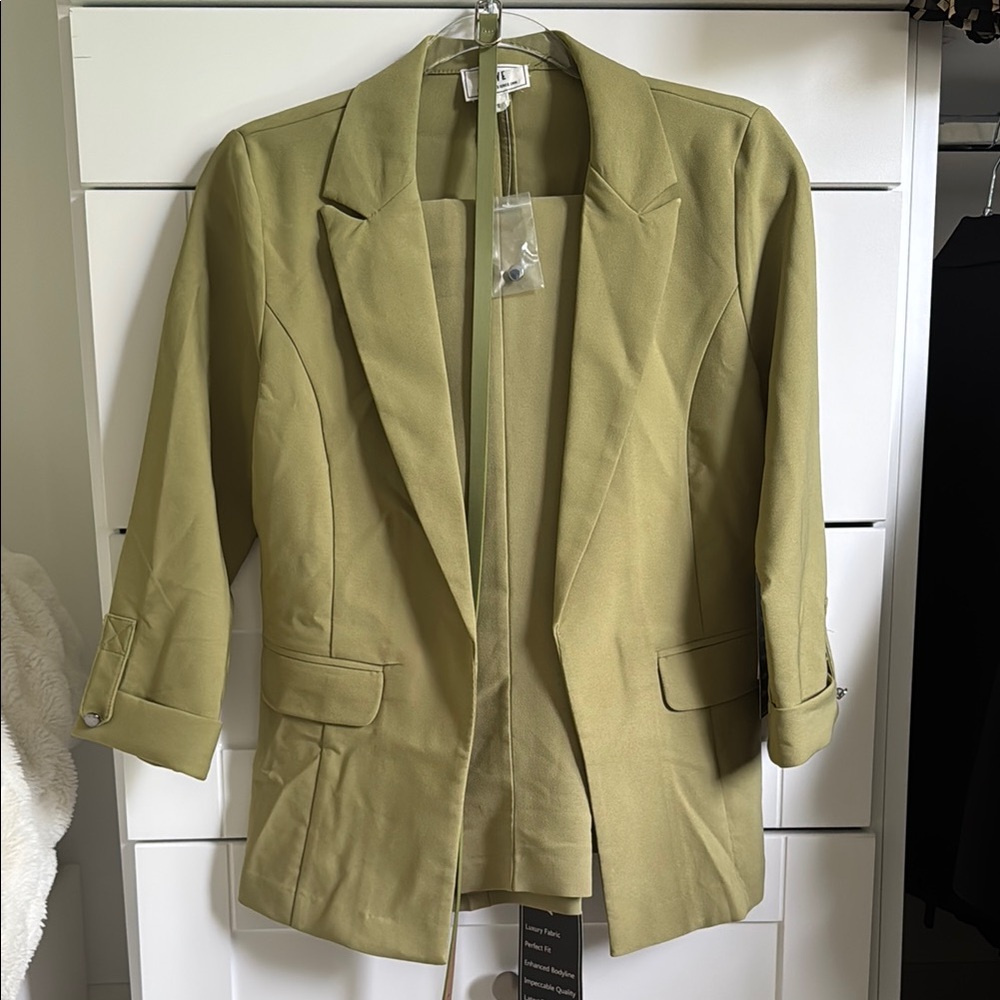 Light green 2pc suit set Small